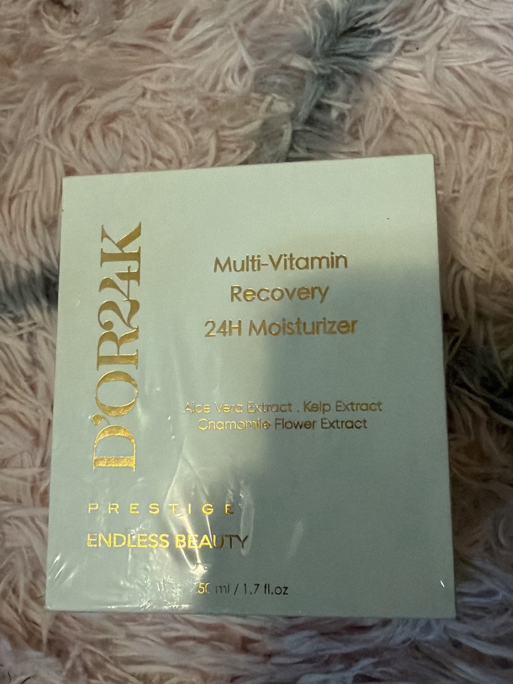Multi-Vitamin Recovery 24H Moisturizer - White